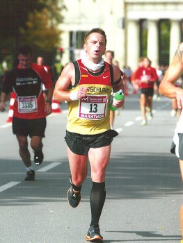 Alexander Finsel mit persnlicher Bestzeit beim 24. Mnchen-Marathon 2009